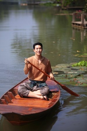 จาฤกรติชา poszter