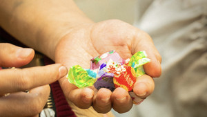 Give You A Candy háttérkép