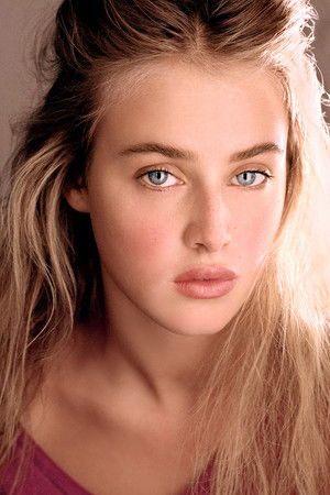 Anna Van Patten profil kép
