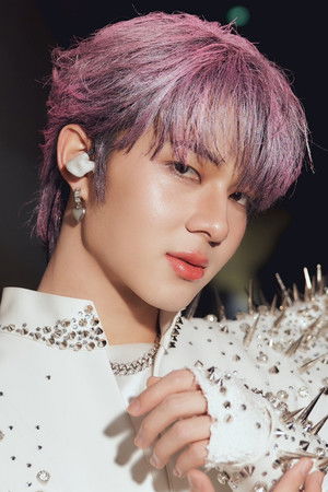 Chawarin Perdpiriyawong profil kép
