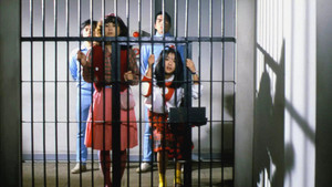 Young Girls' Holding Cell háttérkép