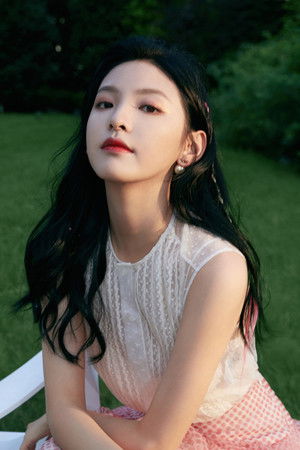 Zhang Ruonan profil kép