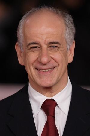 Toni Servillo profil kép