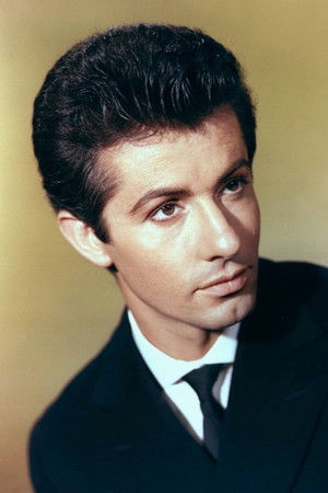 George Chakiris profil kép