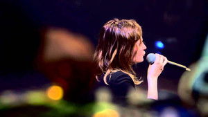 Christine and the Queens - Chaleur humaine háttérkép