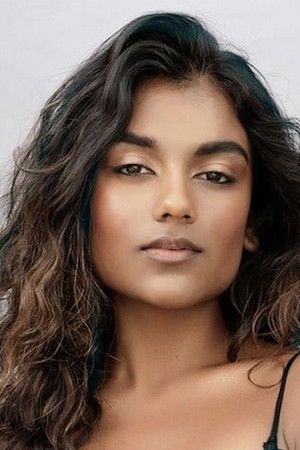 Simone Ashley profil kép