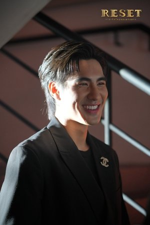 การเกิดใหม่ของดวงดาว poszter