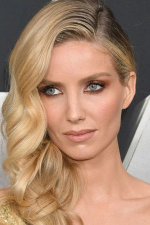Annabelle Wallis profil kép