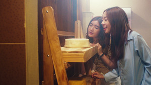 The Cheese Sisters háttérkép