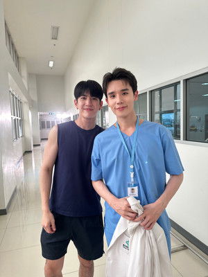 ทำนายทายทัพ poszter